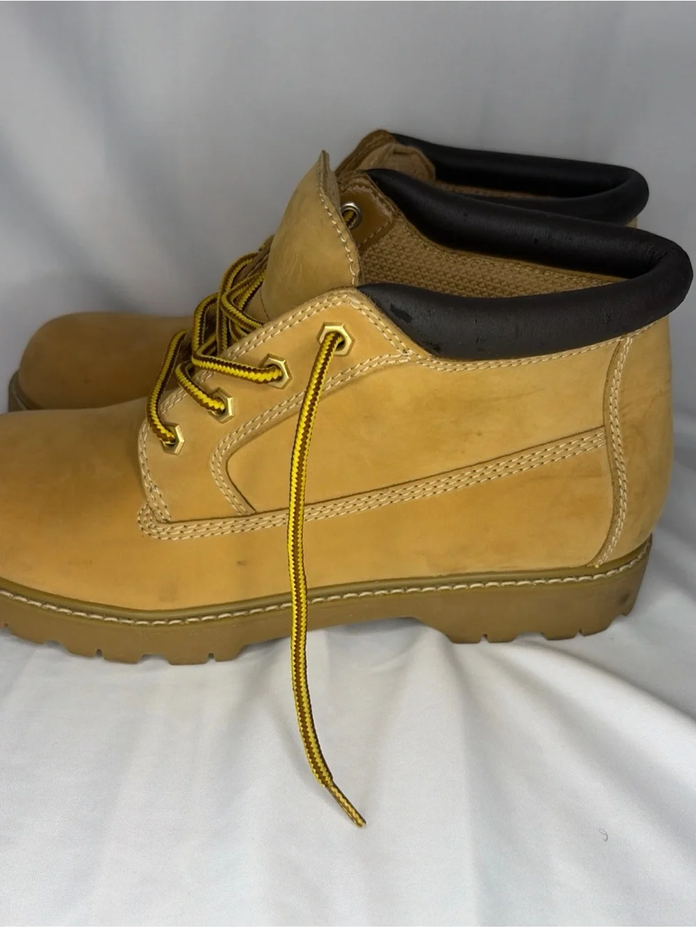 Men's Tan Work Boots - Durable Lace-Up Construction